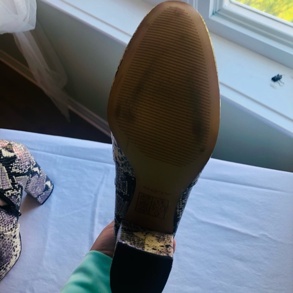 Snakeskin Print Ankle Boots - Picture 5 of 9